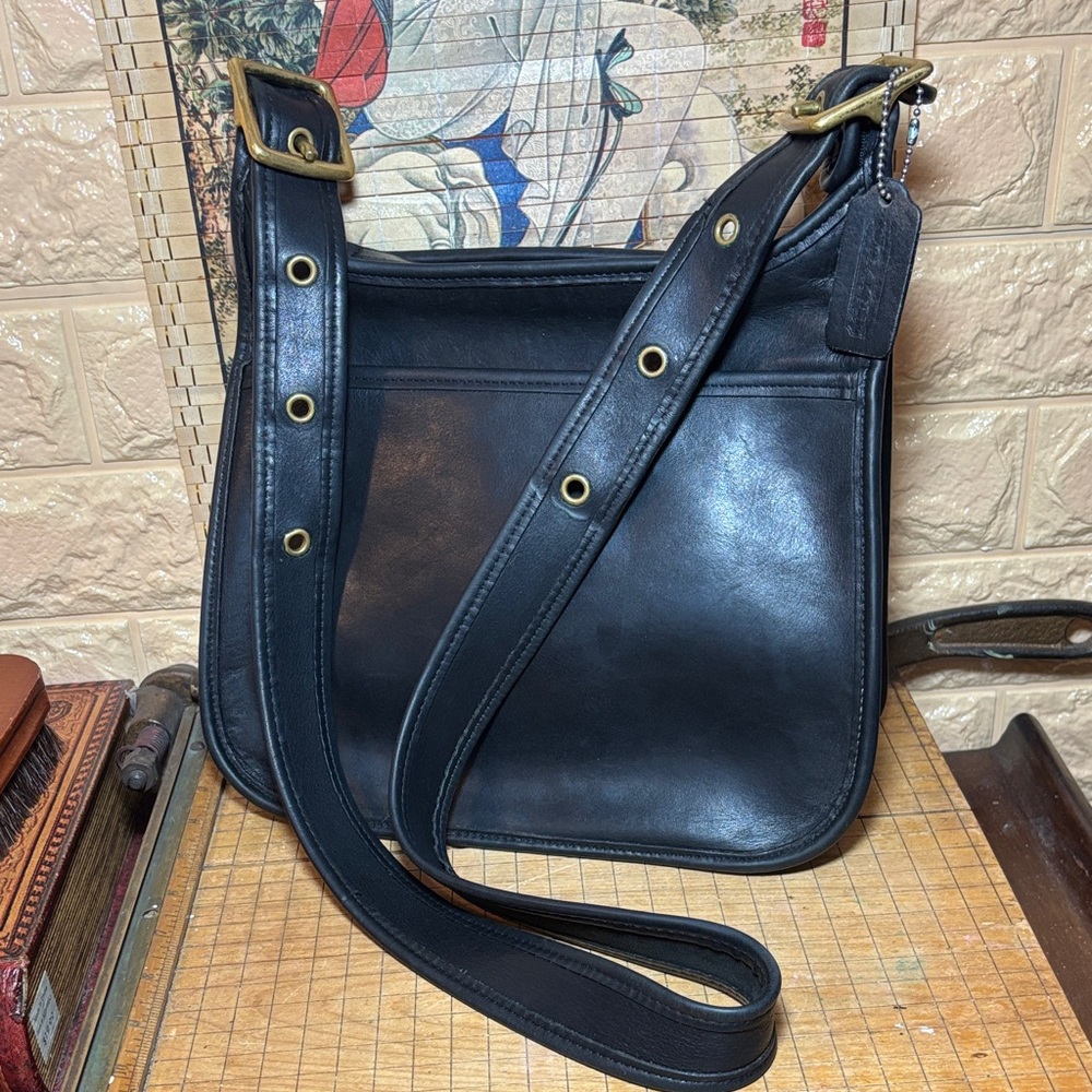 Coach Legacy Zip Black Vintage Leather Shoulder Bag 1997